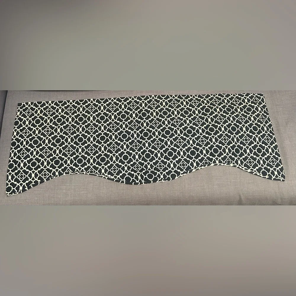 WAVERLY Black and White Cotton Patterned Window Valance #0615259B